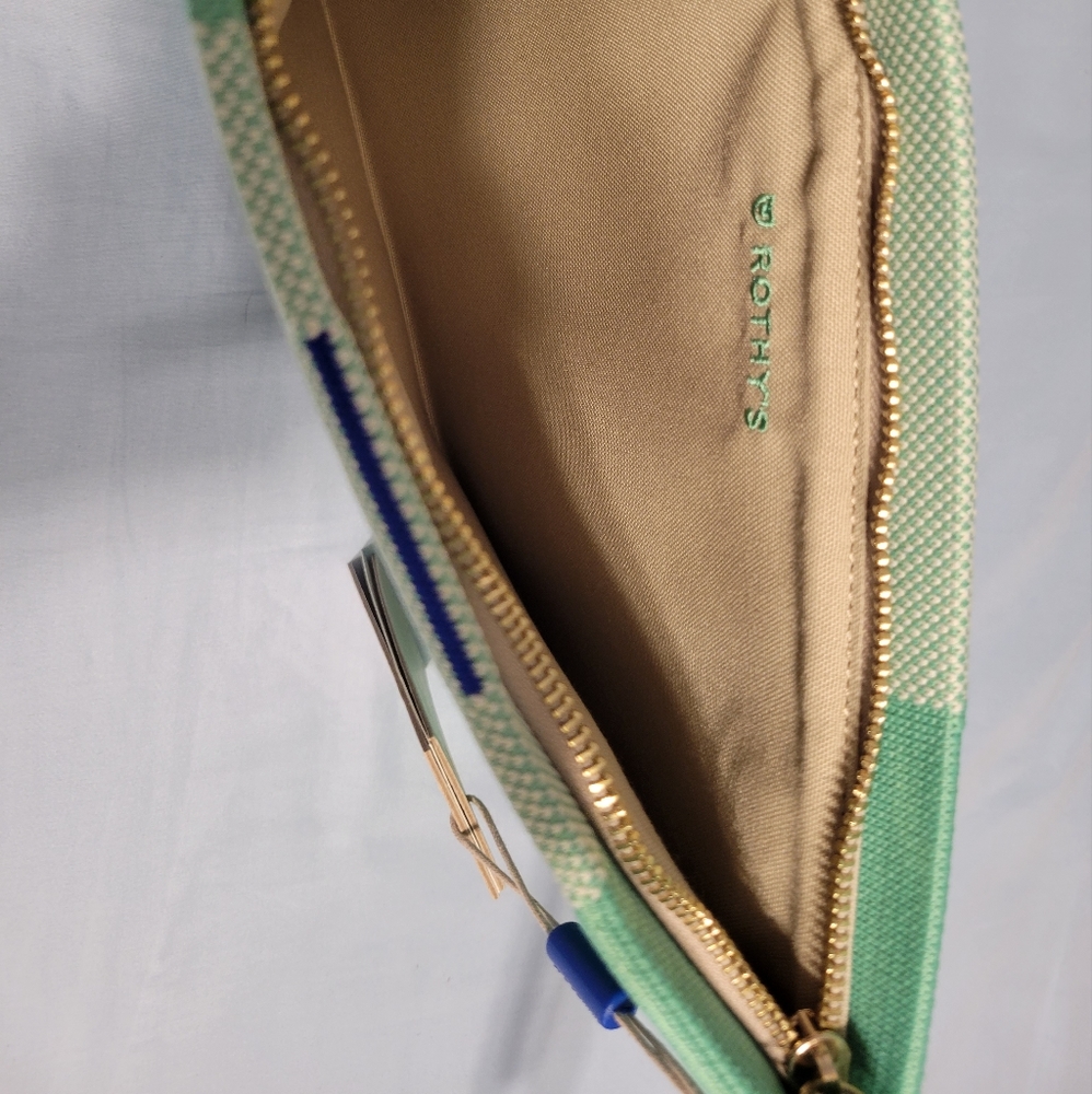 Rothy's jade green essential pouch with magnets NWT - Picture 3 of 4